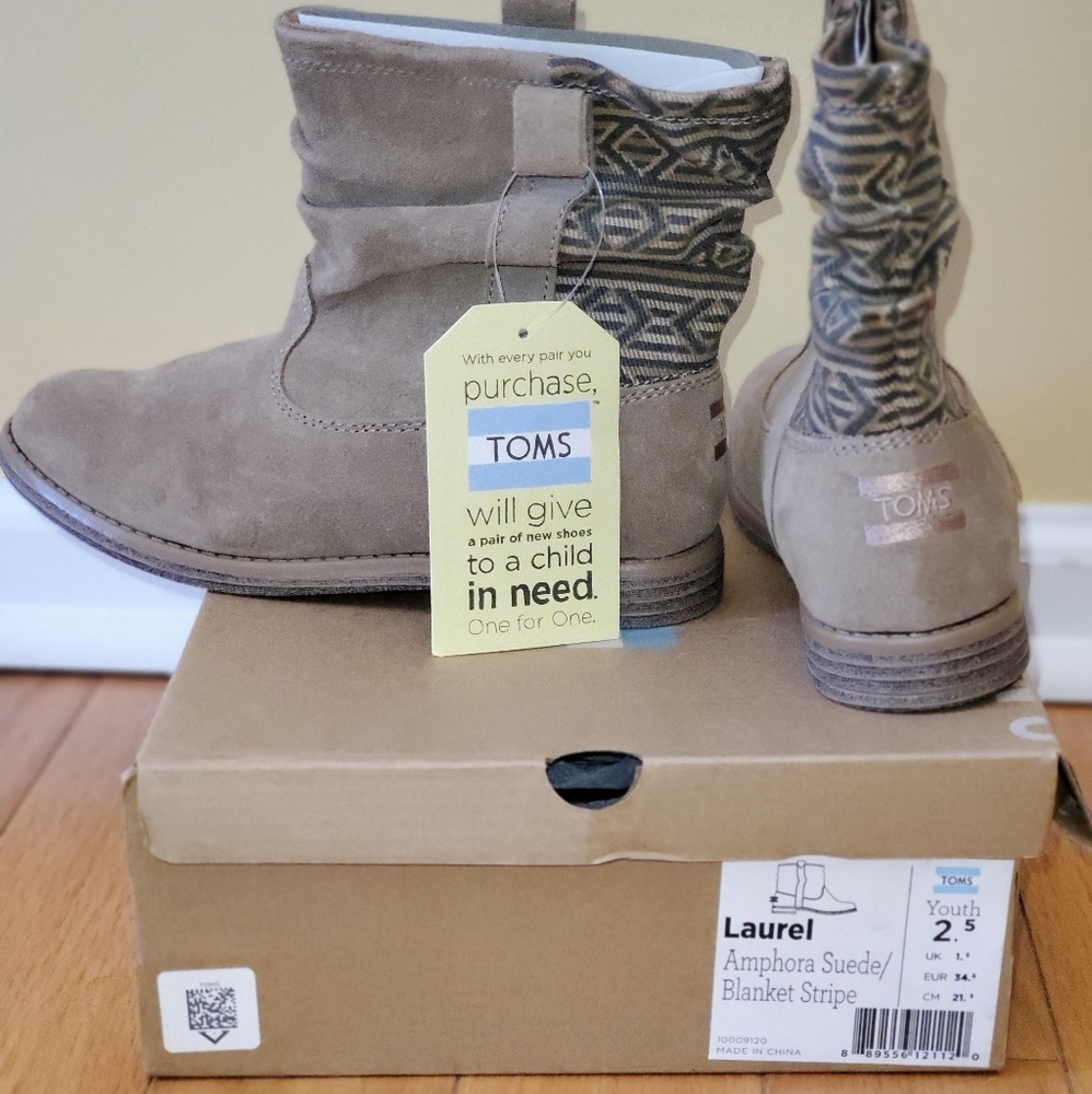TOMS Youth Girl's Boot Size 2.5